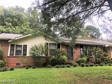 Main picture of 302 Lynn Dr