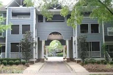 Main picture of 300 E Park Ave