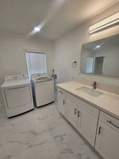 Main picture of 15302 Bellflower Blvd
