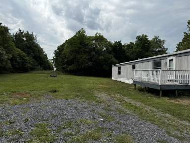 Main picture of 190 Hatchery Rd