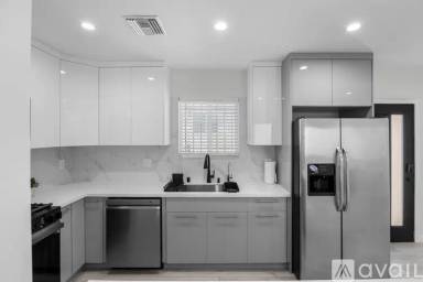 Main picture of 823 E Verdugo Ave