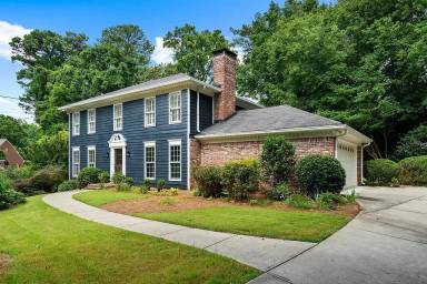 Main picture of 2340 Castleridge Ct