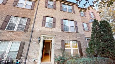 Main picture of 208 W Bland St