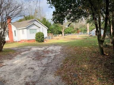 Main picture of 2134 Circular Dr