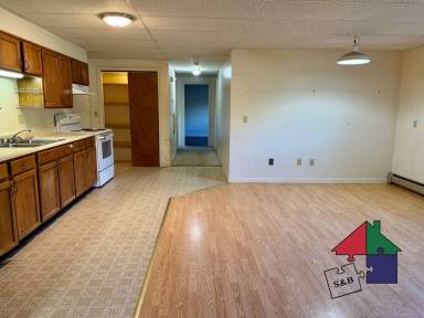 Main picture of 2 W Cobble Hill Rd