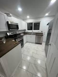 Main picture of 843 Lyman Ave