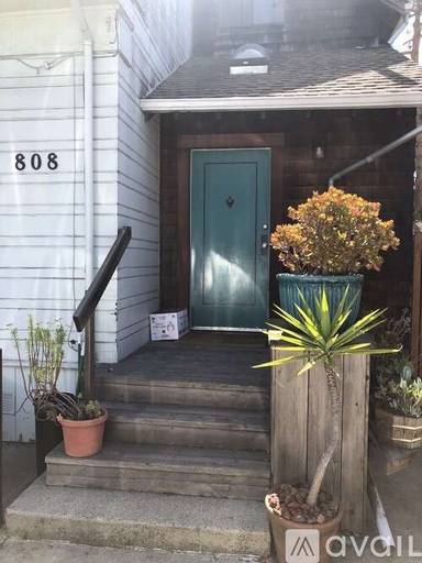 Main picture of 808 57th St