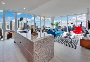Main picture of 230 W Hill St