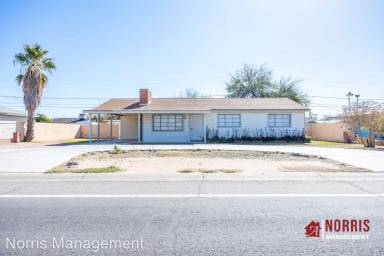 Main picture of 1141 E McMurray Blvd