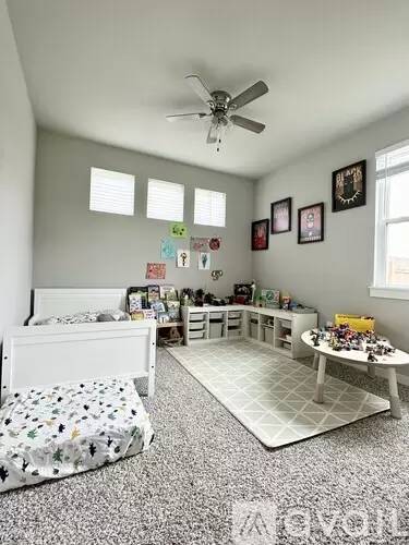 Main picture of 102 W Aimable St