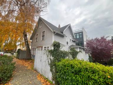 Main picture of 563 Prospect St