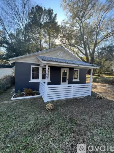 Main picture of 705 Aycock St S