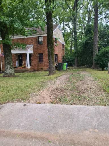 Main picture of 215 Colleton Rd