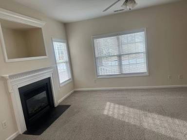 Main picture of 648 Hay River St