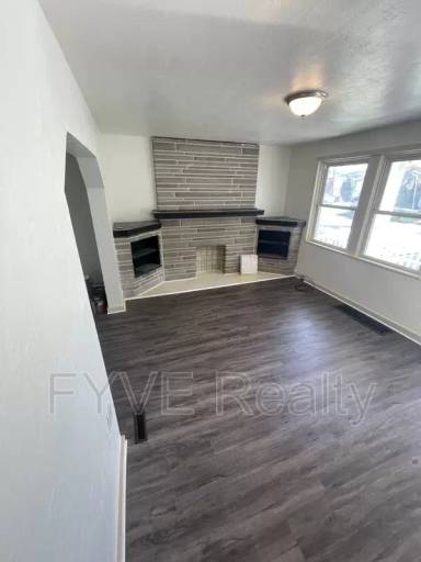 Main picture of 18 Zimmerman St
