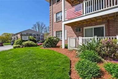 Main picture of 5 Kenmar Dr