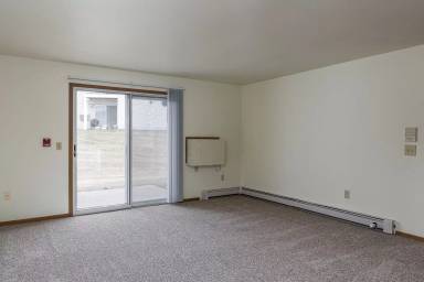 Main picture of 2545 W Waukau Ave