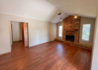 Main picture of 1301 N Fretz Ave