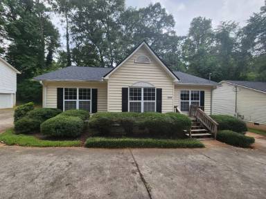 Main picture of 1730 S Milledge Ave