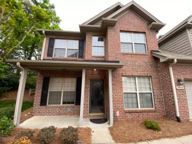 Main picture of 3910 Siena Ter