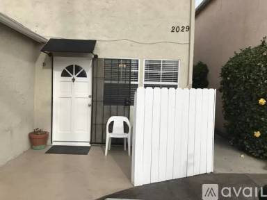 Main picture of 2029 Garnet Ave
