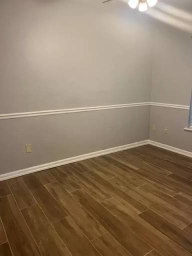 Main picture of 1432 W Yale St