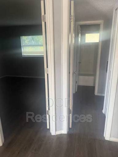 Main picture of 311 S Betty Ln