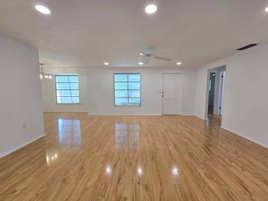 Main picture of 404 Clover Rd