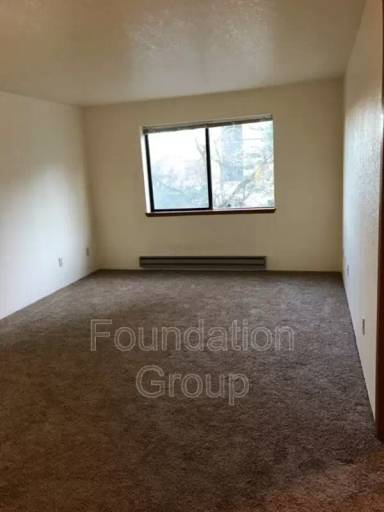 Main picture of Hilltop Court Apartments