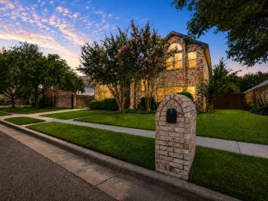 Main picture of 3321 Hazlewood Ct