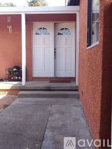 Main picture of 4233 Crestwood St