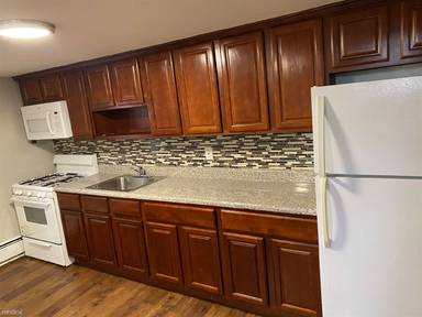 Main picture of 19 Linden St