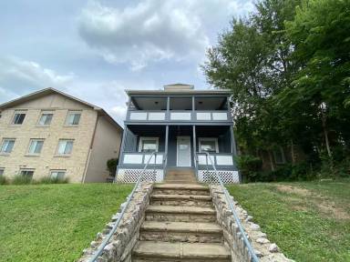 Main picture of 162 E 13th Ave
