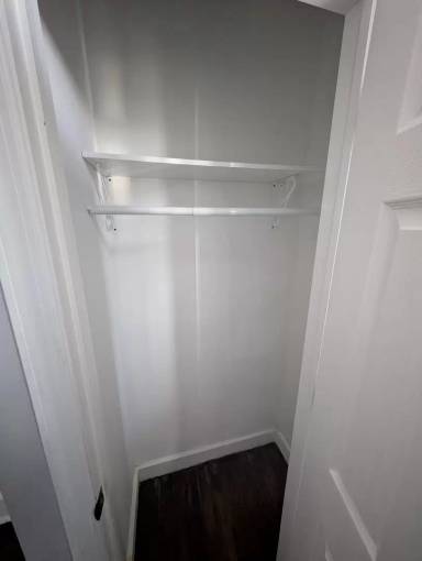Main picture of 160 S 12th St