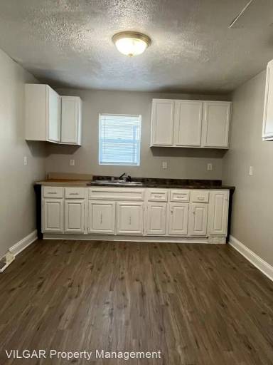 Main picture of 530 W 49th Ave