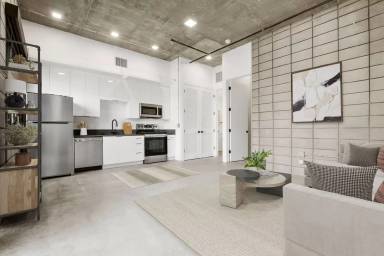 Main picture of 4073 Albatross St