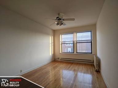 Main picture of 1050 W George St