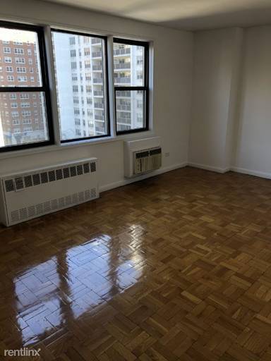Main picture of 150 E 18th St Apartments