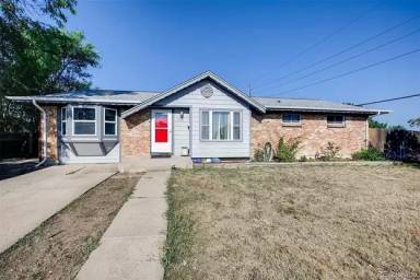 Main picture of 6701 S Albion Way