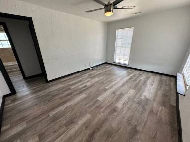 Main picture of 927 Columbine St