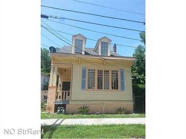 Main picture of 2226 Barracks St