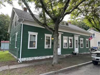 Main picture of 31 Cedar St
