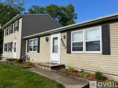 Main picture of 5207 Erling Ave
