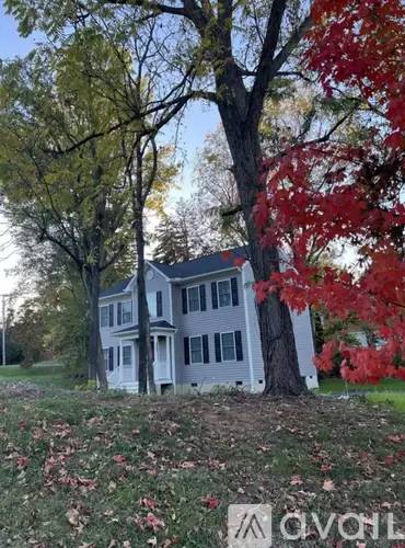 Main picture of 2347 Middle Rd