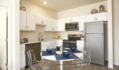 Main picture of 1721 W Royal Ln