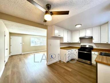 Main picture of 9618 Pacific Ave