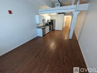 Main picture of 832 Commercial St