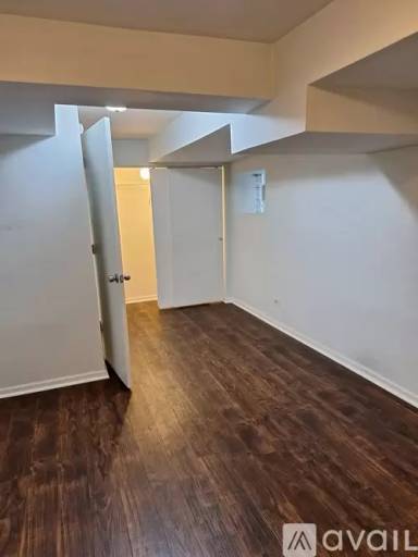 Main picture of 2321 N Greenview Ave