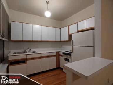 Main picture of 625 W Belmont Ave