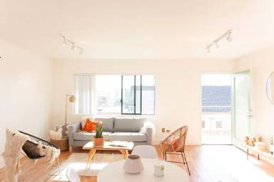 Main picture of 5665 Fayette St